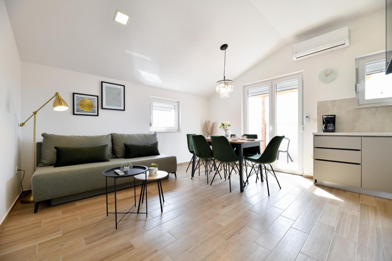 Modern Holiday Apartment "Libra" With Swimming Pool Posedarje Extérieur photo