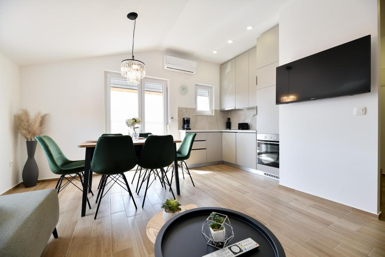 Modern Holiday Apartment "Libra" With Swimming Pool Posedarje Extérieur photo