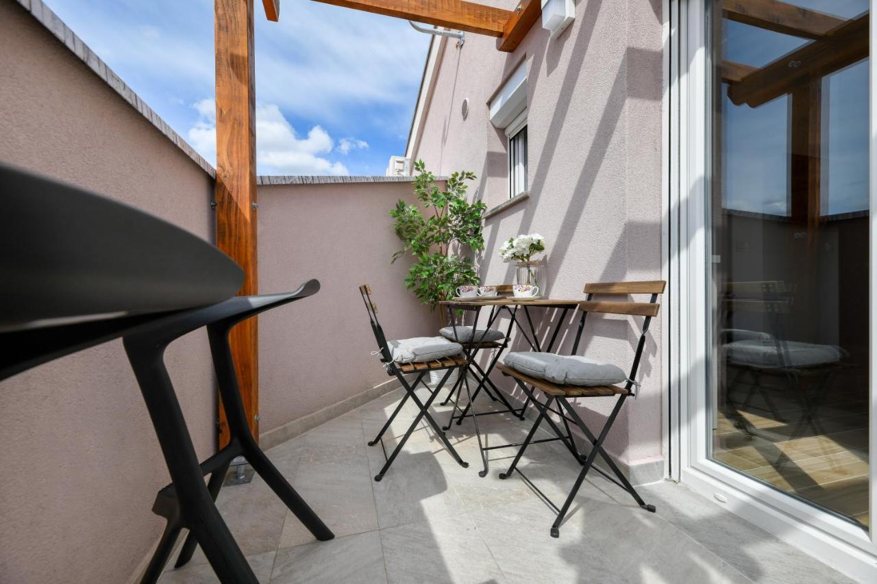 Modern Holiday Apartment "Libra" With Swimming Pool Posedarje Extérieur photo