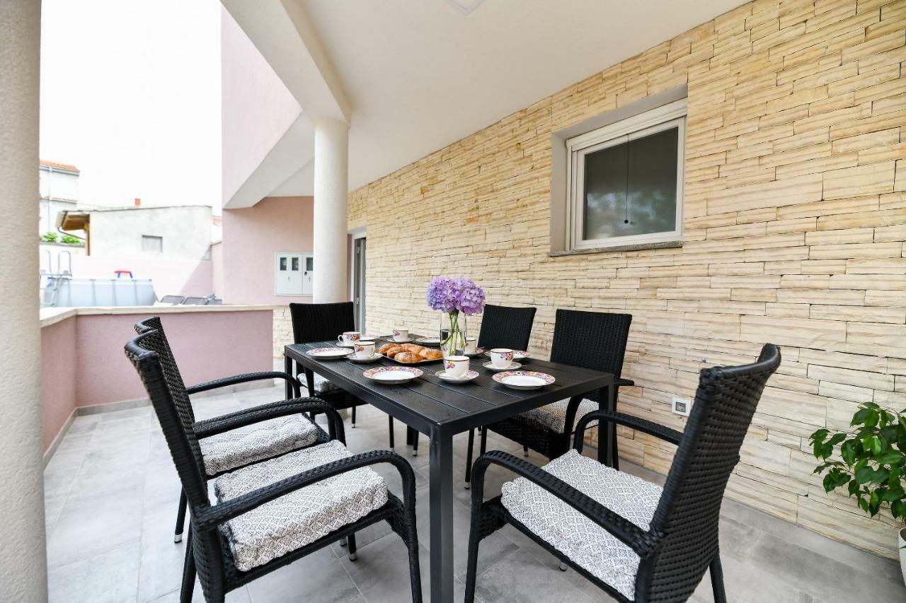 Modern Holiday Apartment "Libra" With Swimming Pool Posedarje Extérieur photo